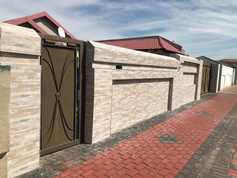 2 Bedroom Property for Sale in Dobsonville Gauteng