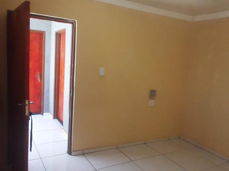 2 Bedroom Property for Sale in Dobsonville Gauteng