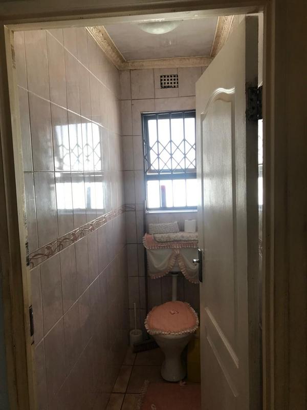 2 Bedroom Property for Sale in Dobsonville Gauteng