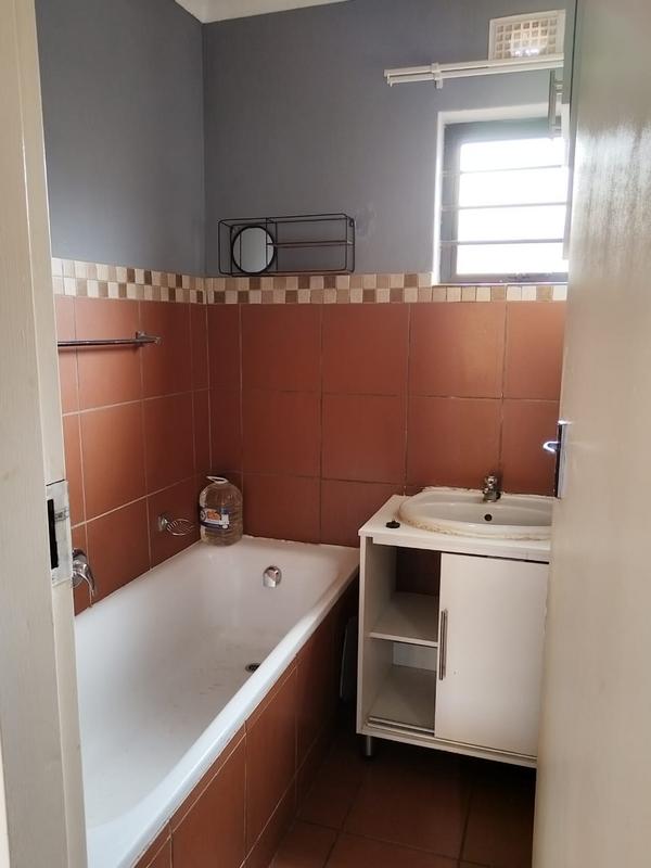 2 Bedroom Property for Sale in Protea Glen Gauteng