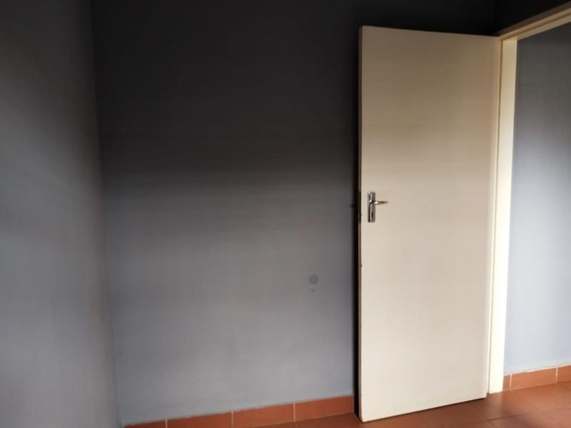 2 Bedroom Property for Sale in Protea Glen Gauteng