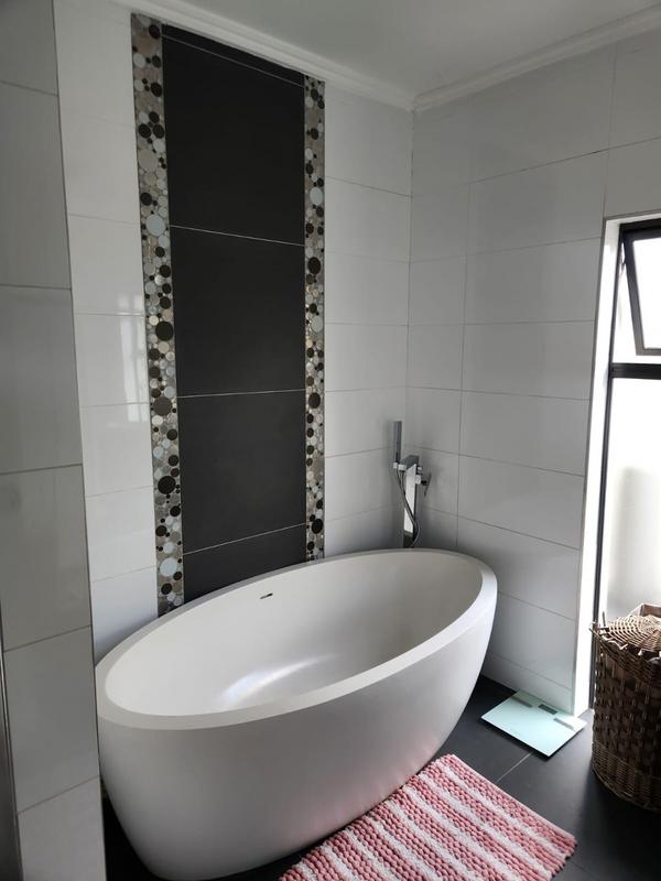 3 Bedroom Property for Sale in Maroeladal Gauteng