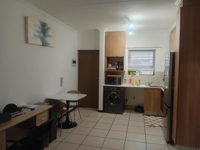 1 Bedroom Property for Sale in Bryanston Gauteng