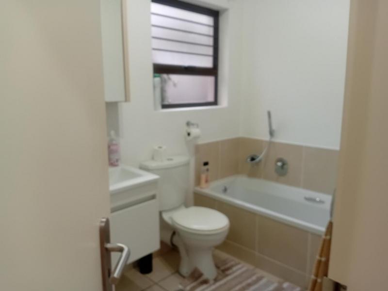 1 Bedroom Property for Sale in Bryanston Gauteng