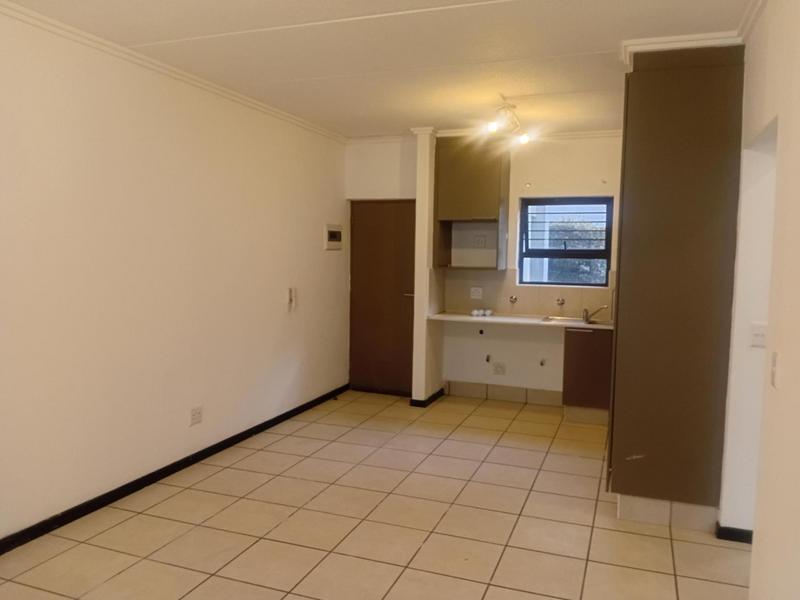 1 Bedroom Property for Sale in Bryanston Gauteng