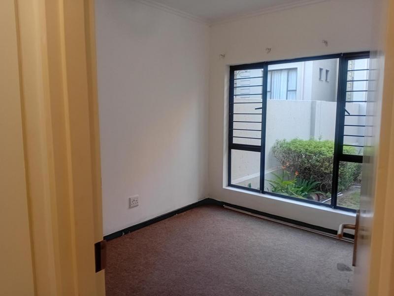 1 Bedroom Property for Sale in Bryanston Gauteng