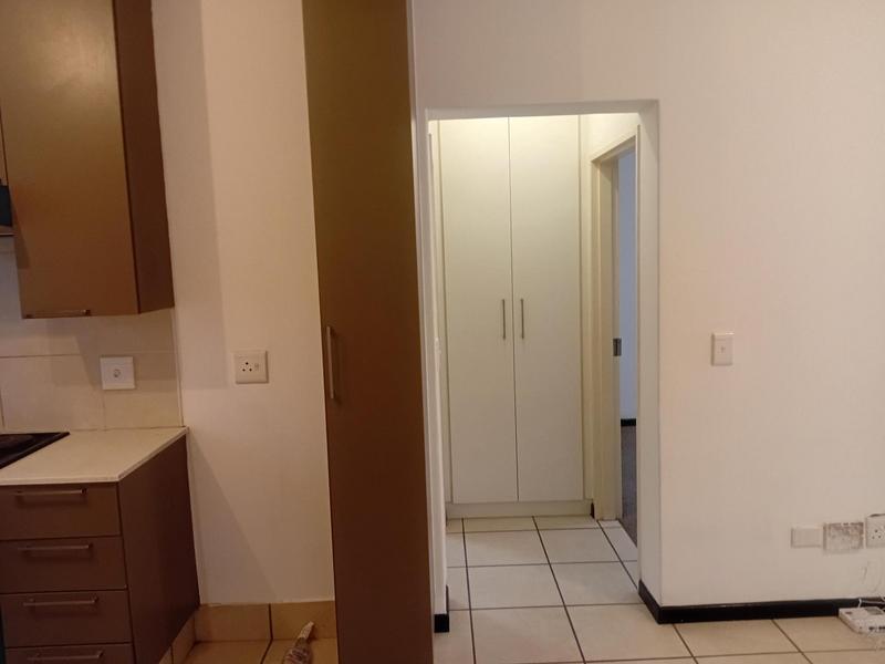 1 Bedroom Property for Sale in Bryanston Gauteng
