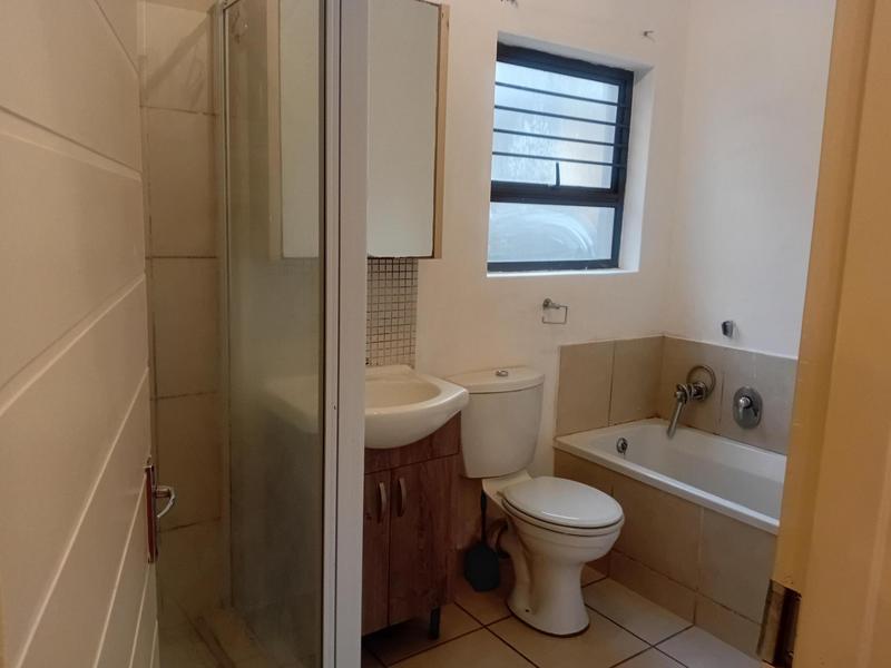 1 Bedroom Property for Sale in Bryanston Gauteng