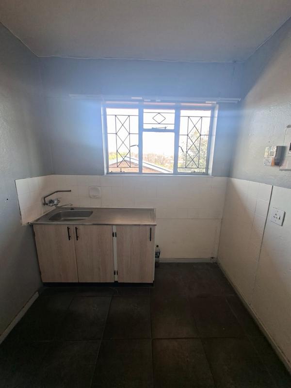 To Let 2 Bedroom Property for Rent in Rosettenville Gauteng