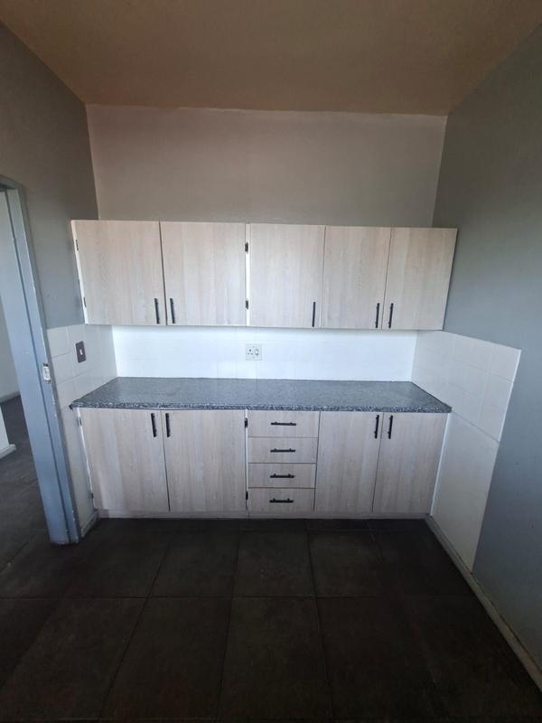 To Let 2 Bedroom Property for Rent in Rosettenville Gauteng