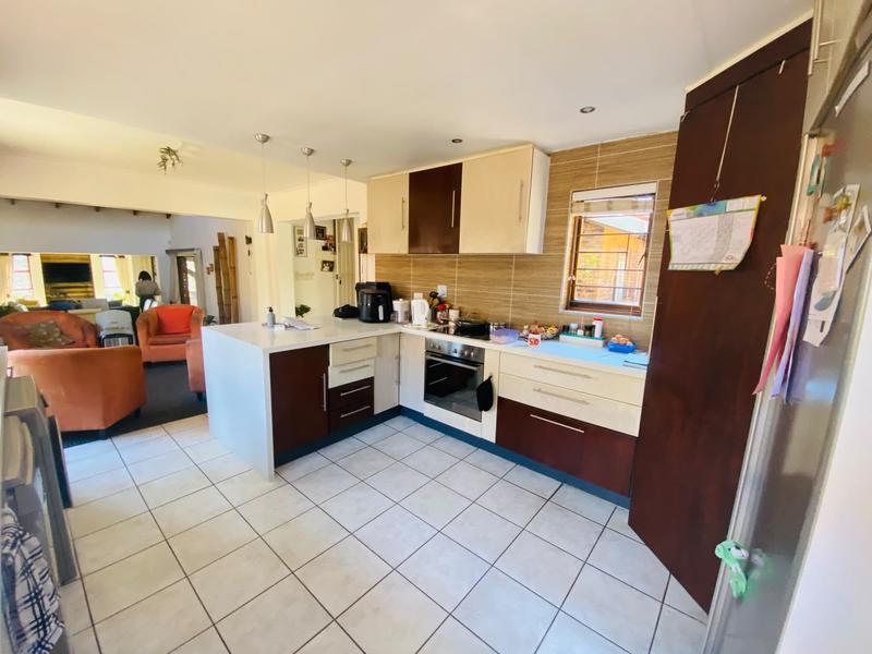 4 Bedroom Property for Sale in Vorna Valley Gauteng