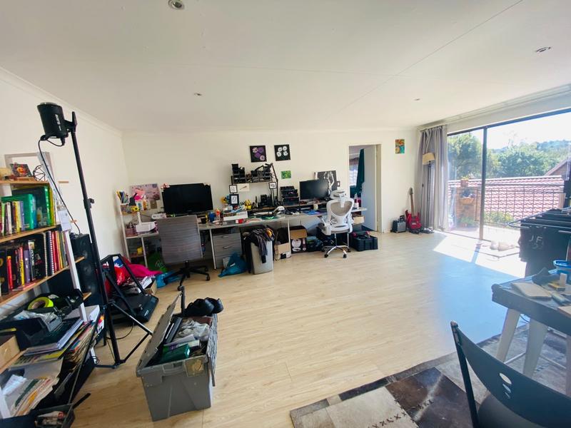 4 Bedroom Property for Sale in Vorna Valley Gauteng