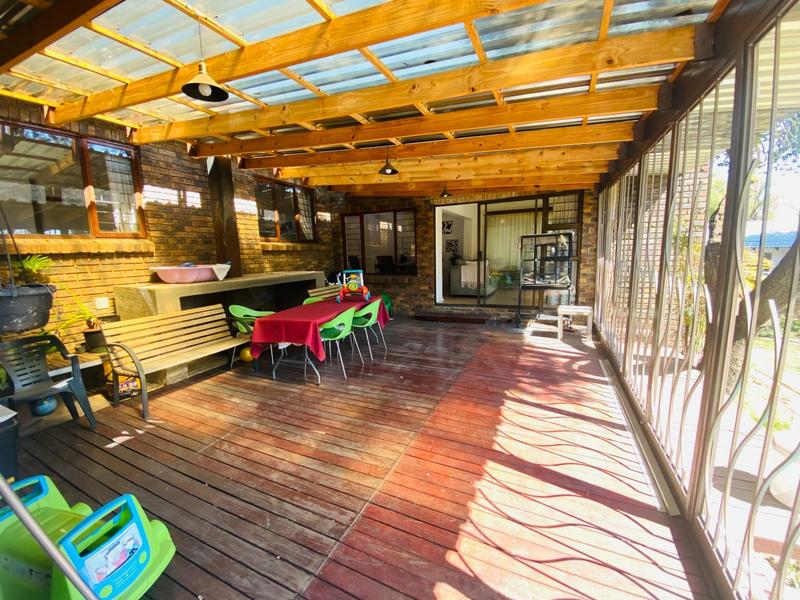 4 Bedroom Property for Sale in Vorna Valley Gauteng