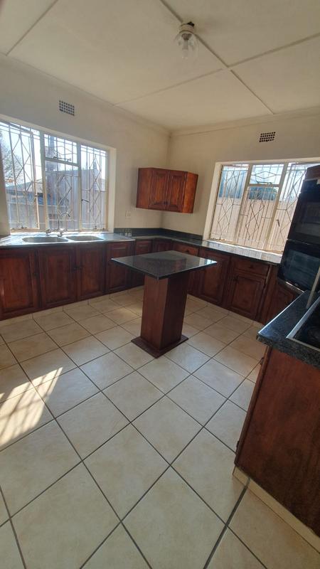 To Let 3 Bedroom Property for Rent in Kensington Gauteng