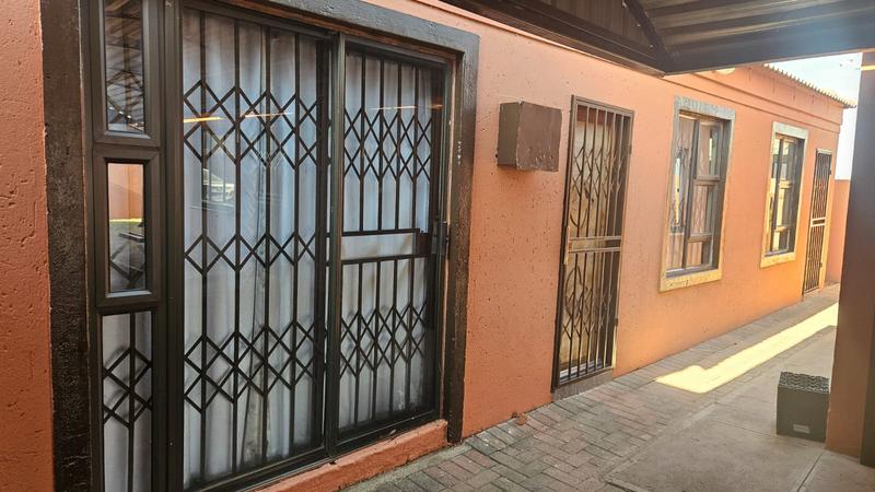 To Let 1 Bedroom Property for Rent in Protea Glen Gauteng