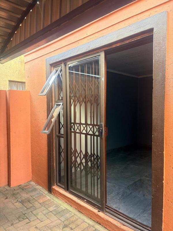 To Let 1 Bedroom Property for Rent in Protea Glen Gauteng