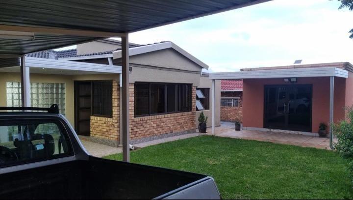 4 Bedroom Property for Sale in Lenasia South Gauteng