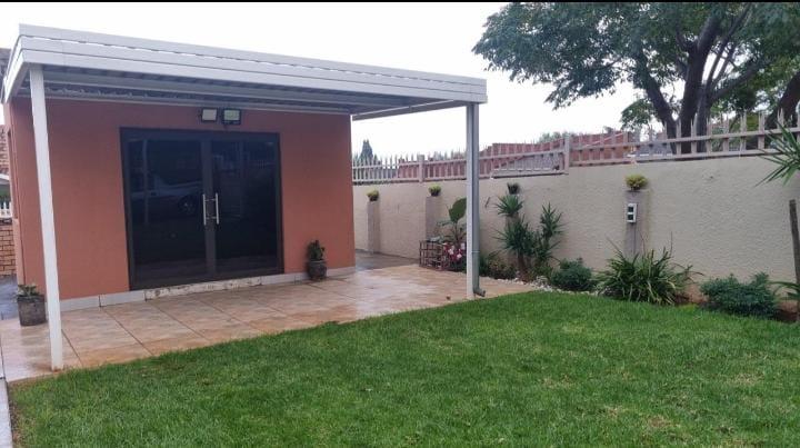 4 Bedroom Property for Sale in Lenasia South Gauteng