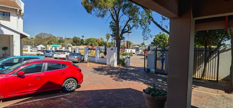 To Let Commercial Property for Rent in Lynnwood Gauteng