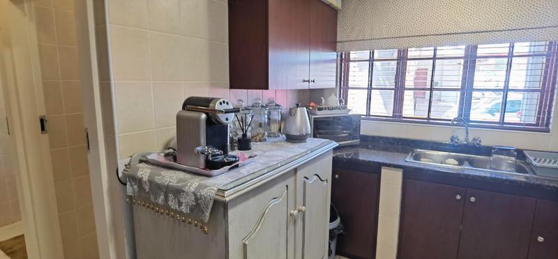 To Let Commercial Property for Rent in Lynnwood Gauteng
