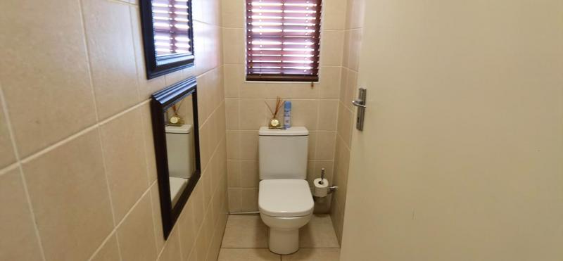 To Let Commercial Property for Rent in Lynnwood Gauteng