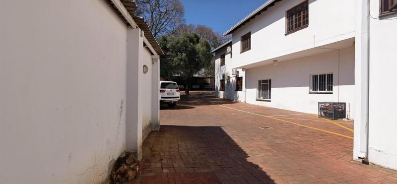To Let Commercial Property for Rent in Lynnwood Gauteng