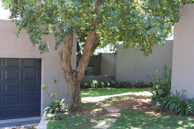 To Let 3 Bedroom Property for Rent in Bedfordview Gauteng