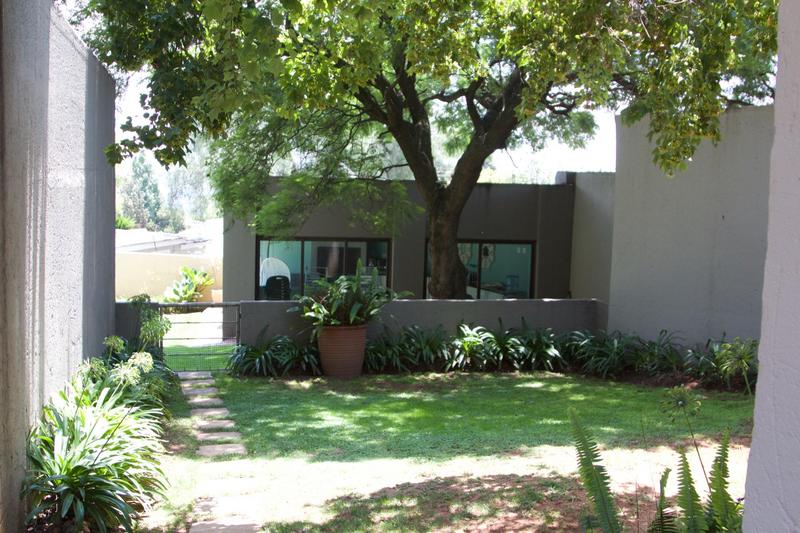 To Let 3 Bedroom Property for Rent in Bedfordview Gauteng