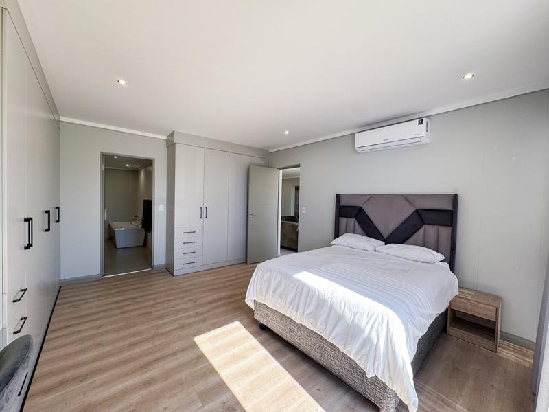 To Let 3 Bedroom Property for Rent in Midfield Estate Gauteng
