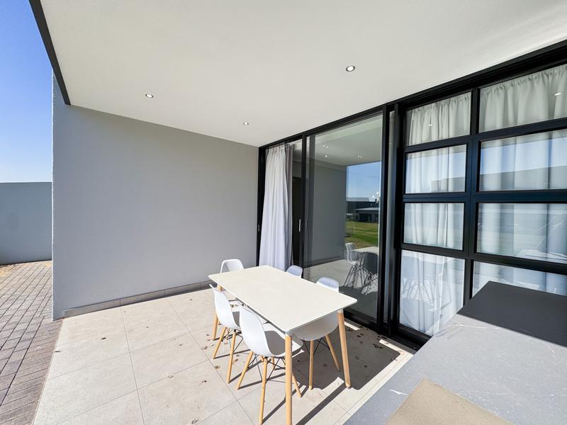 To Let 3 Bedroom Property for Rent in Midfield Estate Gauteng