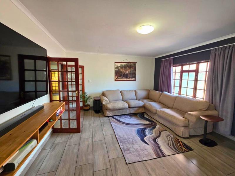 5 Bedroom Property for Sale in Blue Gill Estate Gauteng
