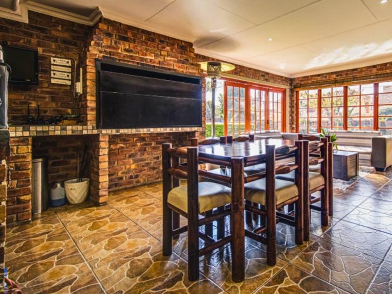 5 Bedroom Property for Sale in Blue Gill Estate Gauteng