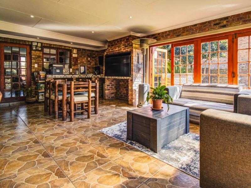 5 Bedroom Property for Sale in Blue Gill Estate Gauteng