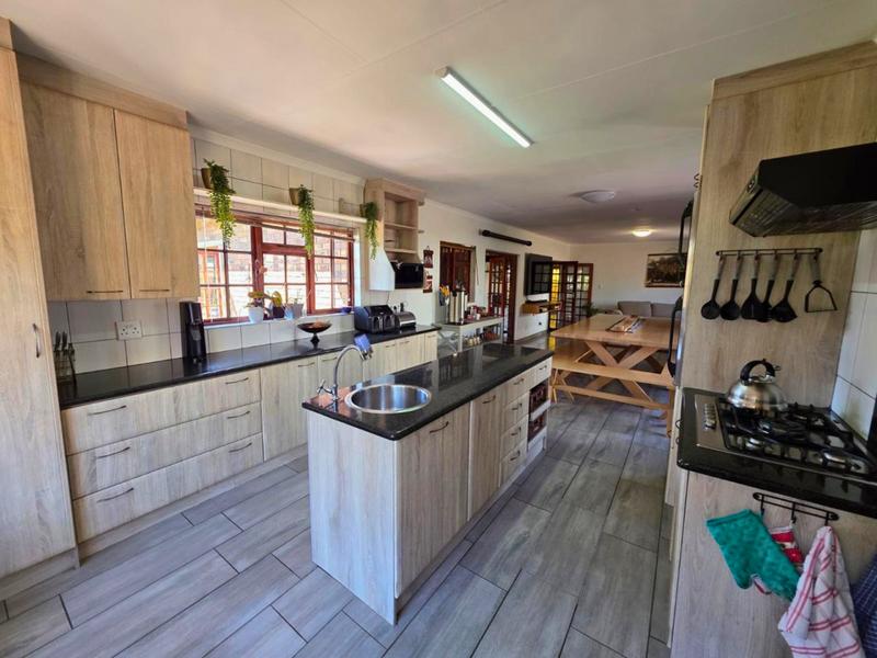 5 Bedroom Property for Sale in Blue Gill Estate Gauteng