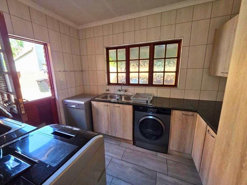 5 Bedroom Property for Sale in Blue Gill Estate Gauteng
