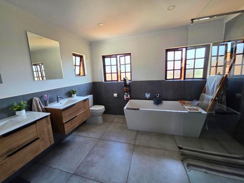 5 Bedroom Property for Sale in Blue Gill Estate Gauteng
