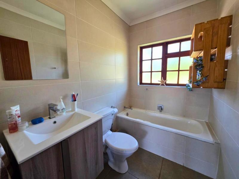 5 Bedroom Property for Sale in Blue Gill Estate Gauteng