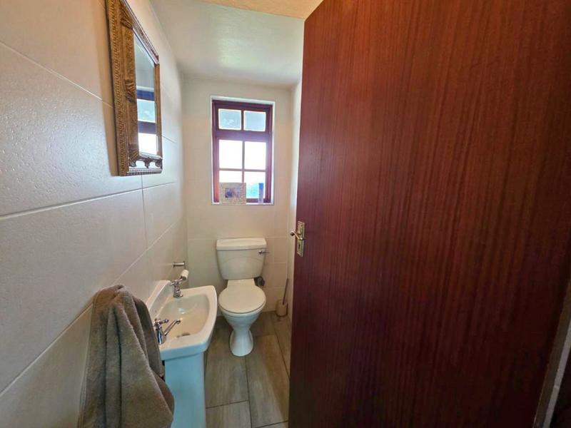 5 Bedroom Property for Sale in Blue Gill Estate Gauteng