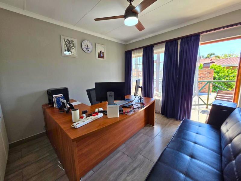 5 Bedroom Property for Sale in Blue Gill Estate Gauteng