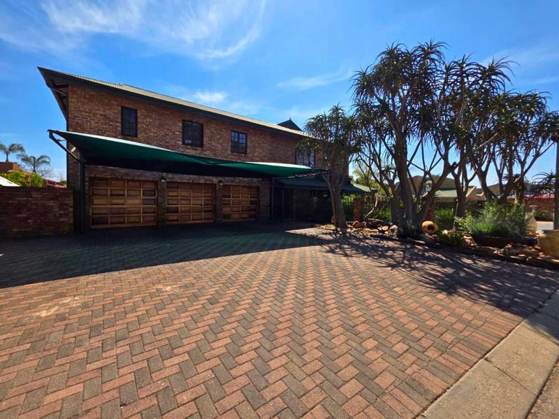 5 Bedroom Property for Sale in Blue Gill Estate Gauteng