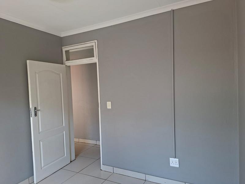 To Let 1 Bedroom Property for Rent in Birch Acres Gauteng