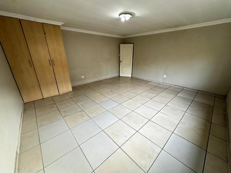 To Let 6 Bedroom Property for Rent in Birchleigh Gauteng