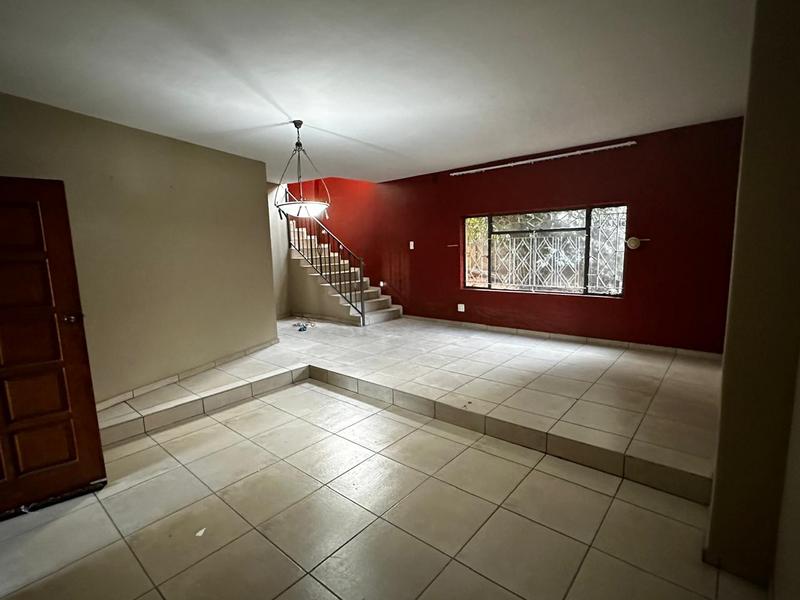 To Let 6 Bedroom Property for Rent in Birchleigh Gauteng