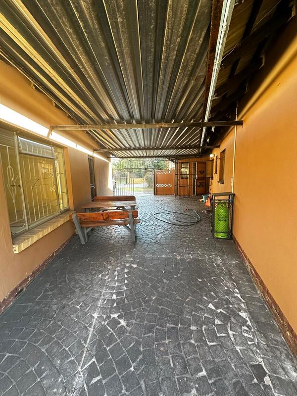 To Let 6 Bedroom Property for Rent in Birchleigh Gauteng
