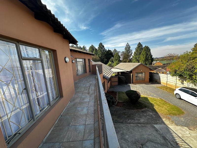To Let 6 Bedroom Property for Rent in Birchleigh Gauteng