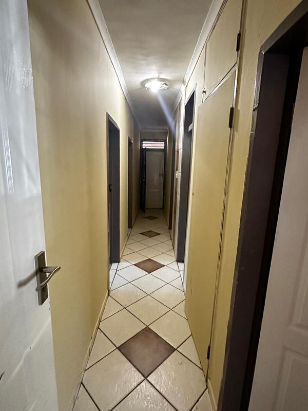 To Let 6 Bedroom Property for Rent in Birchleigh Gauteng