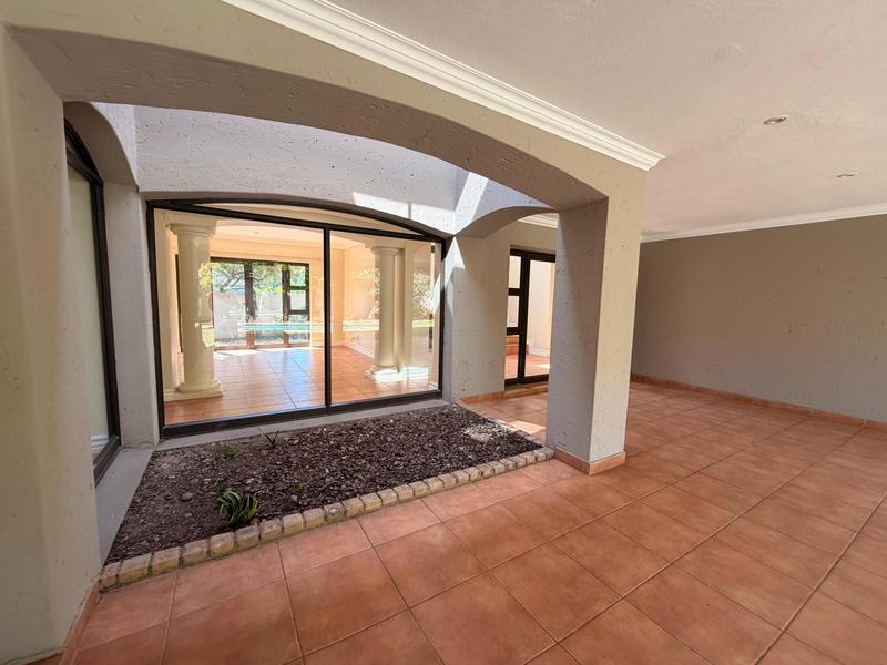 To Let 4 Bedroom Property for Rent in Silver Lakes Golf Estate Gauteng