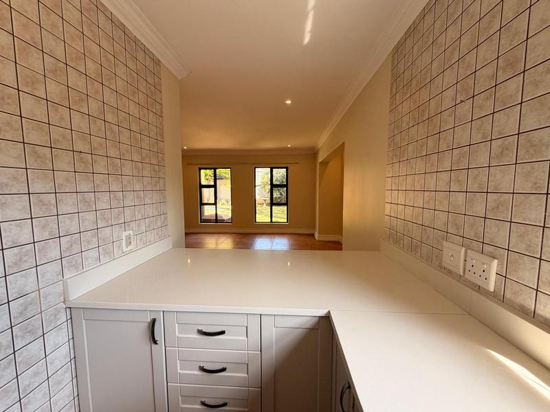 To Let 4 Bedroom Property for Rent in Silver Lakes Golf Estate Gauteng