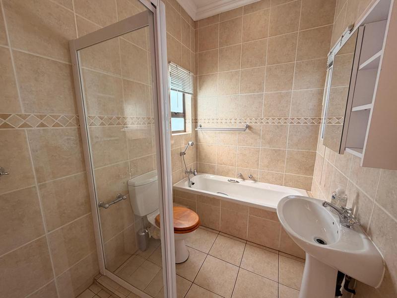 To Let 4 Bedroom Property for Rent in Silver Lakes Golf Estate Gauteng