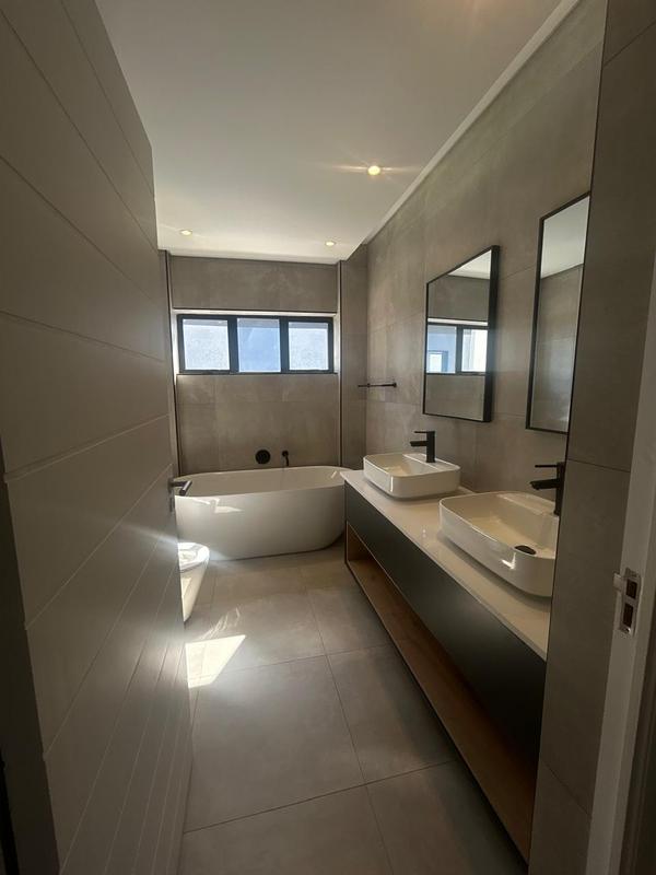 To Let 4 Bedroom Property for Rent in Petervale Gauteng